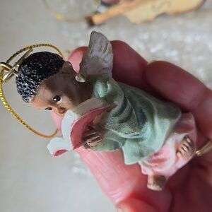 Christmas Ornaments 6 African American VTG Giftco Polystone Musical Angels & Box